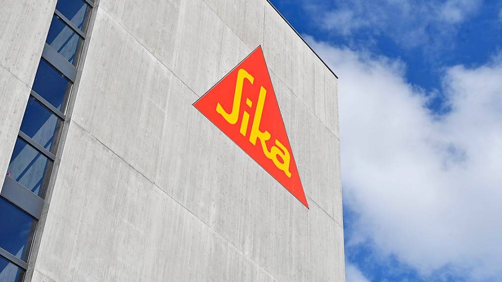 Die Bauchemie- und Klebstoffherstellerin Sika hat 2023 aufgrund der grössten Übernahme der Firmengeschichte weniger Reingewinn gemacht. (Archivbild)
