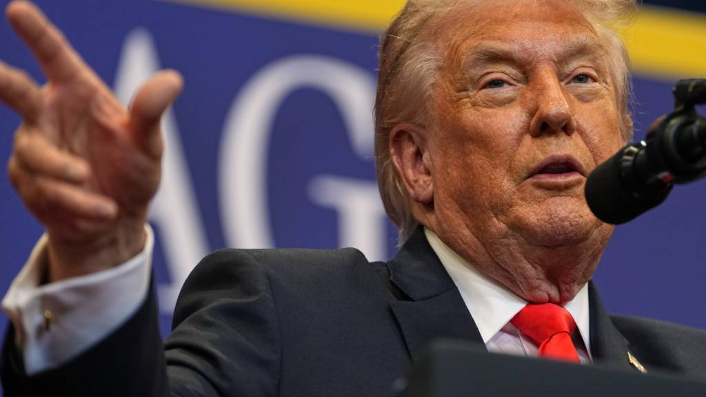 US-Präsident Donald Trump spricht in einer Charter School. Foto: Matt Rourke/AP/dpa
