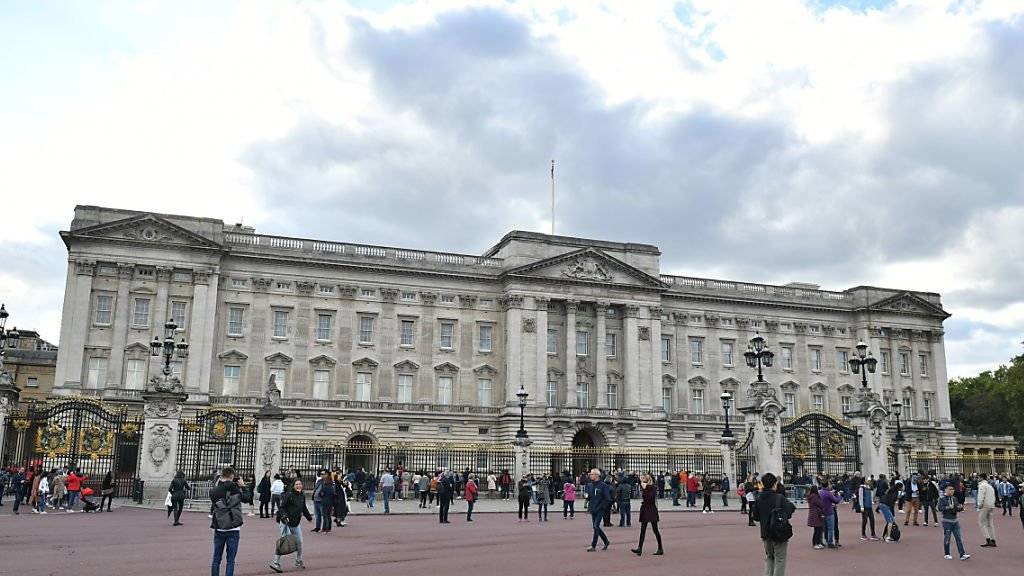 Der Buckingham-Palast muss umfassend renoviert werden. Allein das Leerräumen der 200 Zimmer wird ein halbes Jahr dauern.