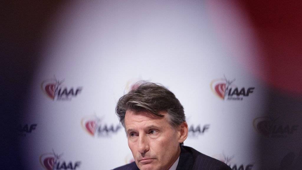 Der IAAF Sebastian Coe mit nachdenklichem Blick anlässlich der Medienkonferenz in Wien