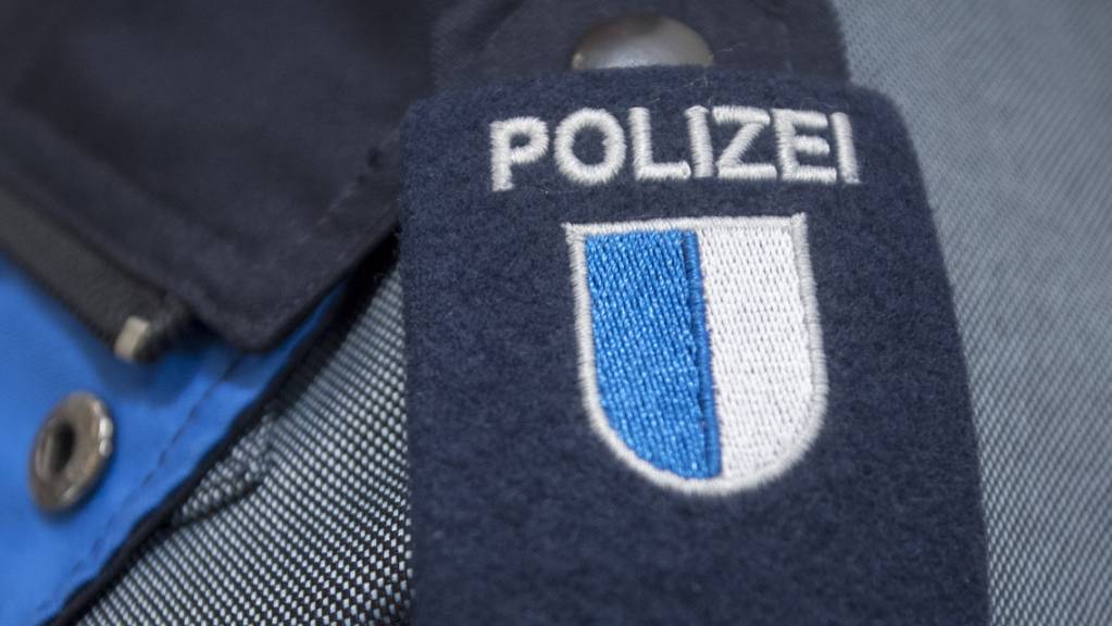 Die Luzerner Polizei sucht einen Radfahrer, der in Emmenbrücke eine Frau angefahren hat. (Symbolbild)