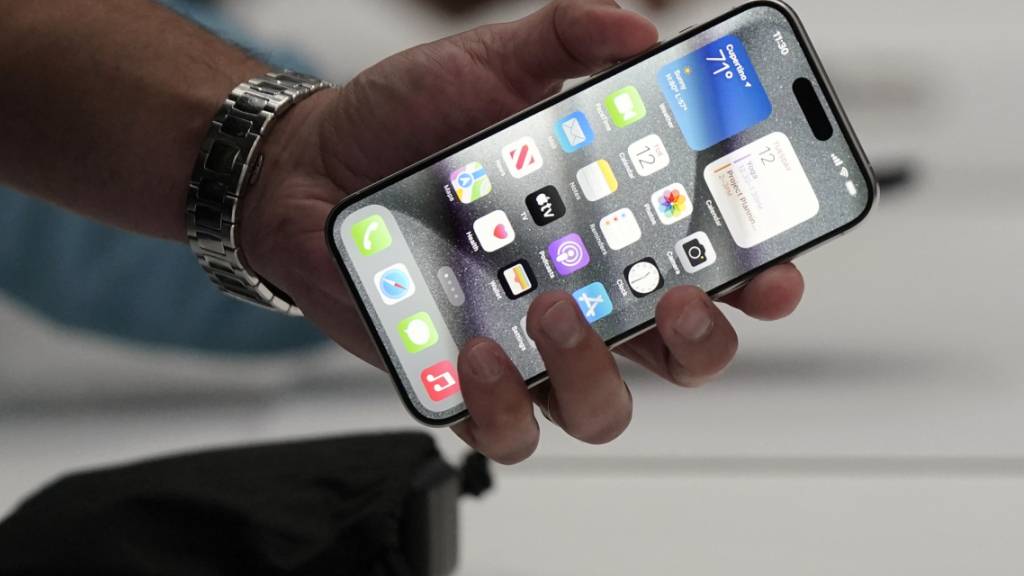 Das iPhone 15 Pro bekommt ein Gehäuse aus Titan und einen neuen Chip mit stark verbesserter Grafik-Leistung.