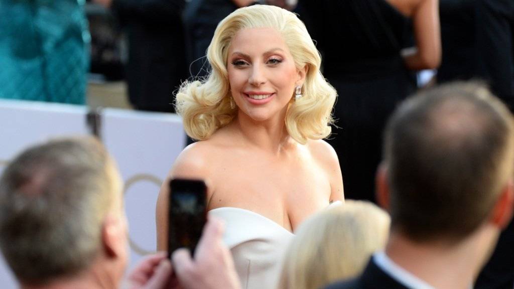 Fühlt sich offenbar auch vor der Kamera pudelwohl: Sängerin Lady Gaga will weiter als Serienstar arbeiten.