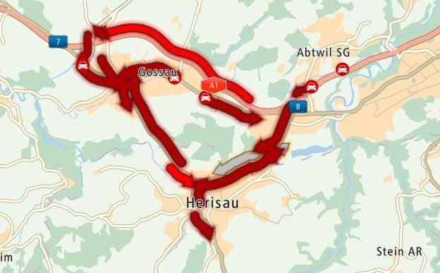 Wegen des Unfalls kommt es auf der St.Gallerstrasse zwischen Herisau und Winkeln in beiden Richtungen zu Stau. Auch in Gossau ist der Verkehr mehrheitlich zum erliegen gekommen. (Bild: Screenshot mydrive.tomtom.com)