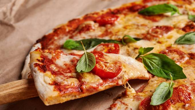 Pizzen in der Schweiz sind teuer: Hier kommt der Margherita-Index!