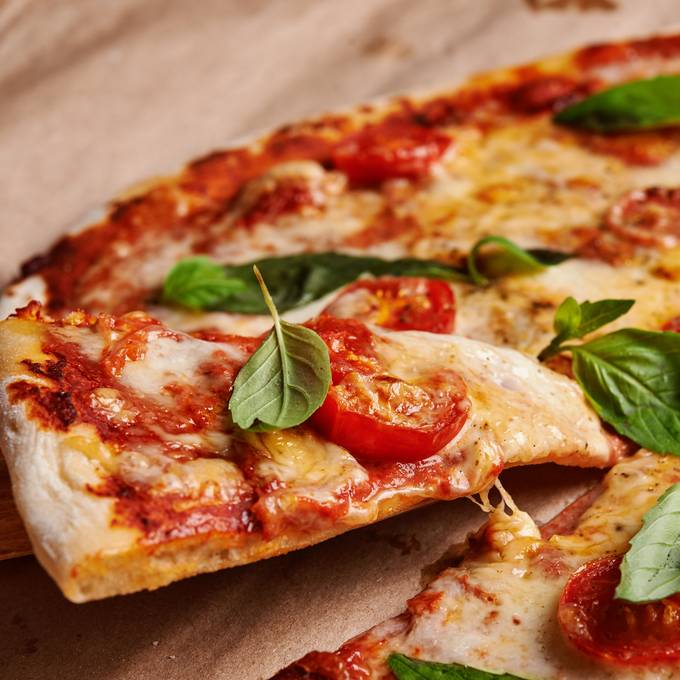 Pizzen in der Schweiz sind teuer: Hier kommt der Margherita-Index!