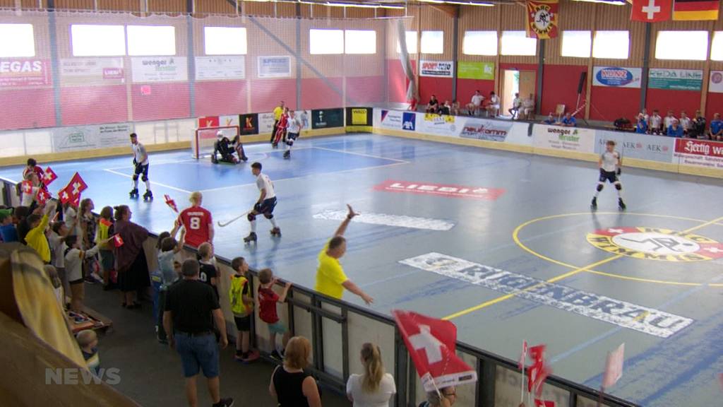 Rollhockey Alpencup in Wimmis: Nach gestriger Niederlage steht die Schweiz heute unter Zugzwang