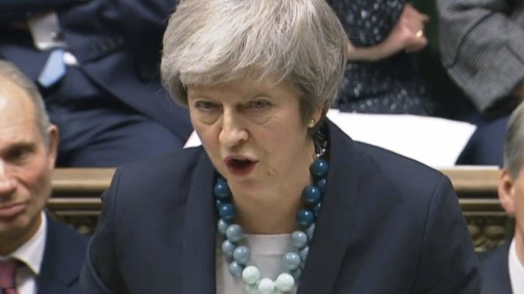 Die britische Premierministerin Theresa May hat am Montag in London die Abstimmung über das Brexit-Abkommen im britischen Parlament auf unbestimmt verschoben.