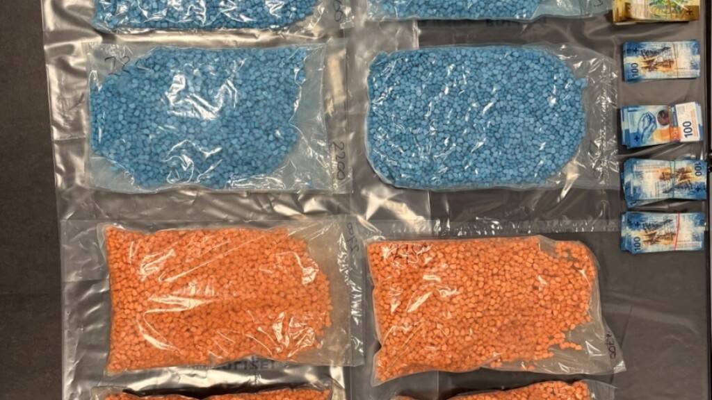 Die Kantonspolizei Zürich fand am Dienstag in Dietlikon bei mutmasslichen Dealern 30 Kilo Ecstasy.