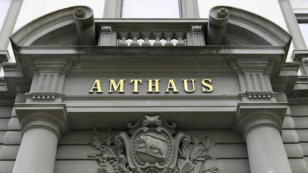Im Bieler Amthaus muss sich seit Montag ein Afghane wegen Mordes verantworten. (Archivbild)