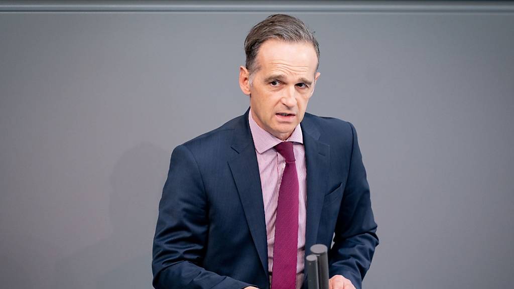 Heiko Maas (SPD), Außenminister, spricht während der 177. Sitzung des Bundestags zu den Abgeordneten. Foto: Kay Nietfeld/dpa