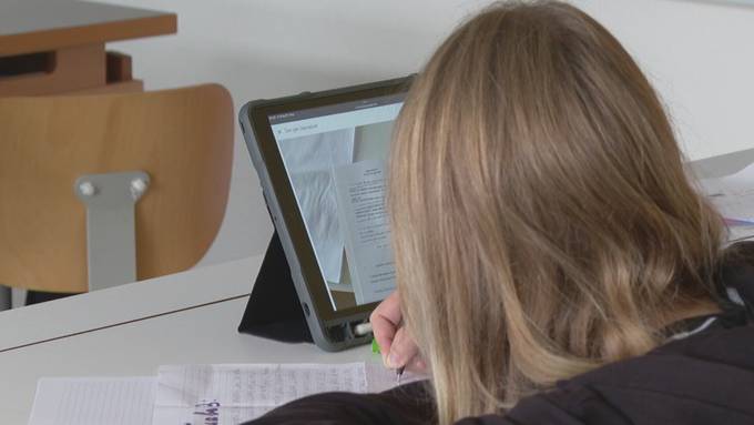 Schulen sollen Smartphones künftig offiziell verbieten dürfen