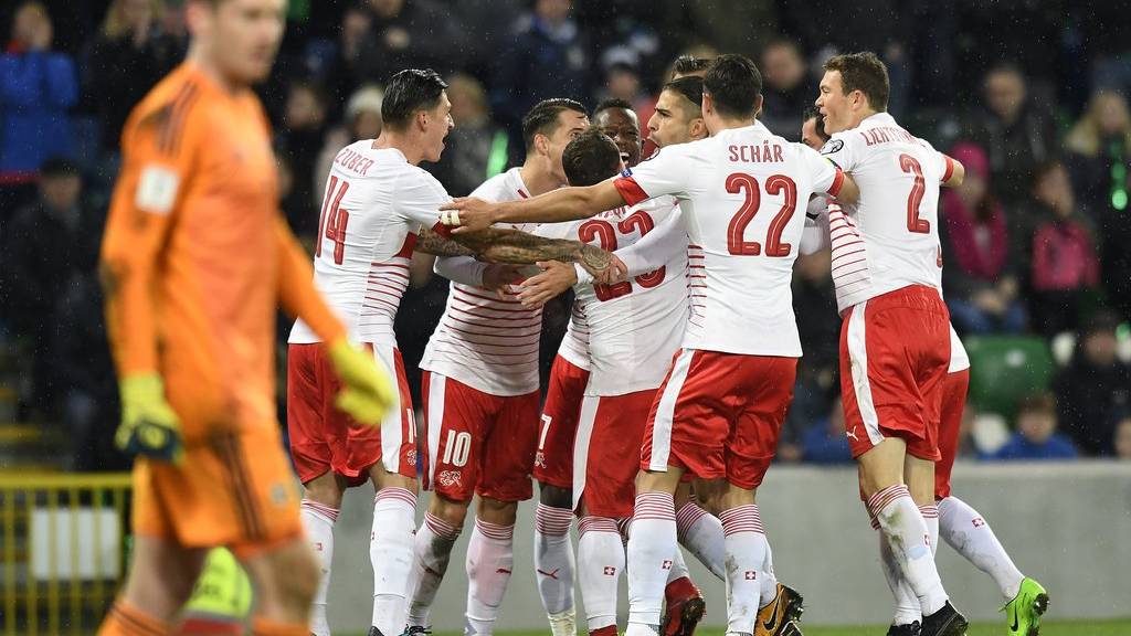 Ein schönes Bild: Die Schweizer bejubeln das 1:0.