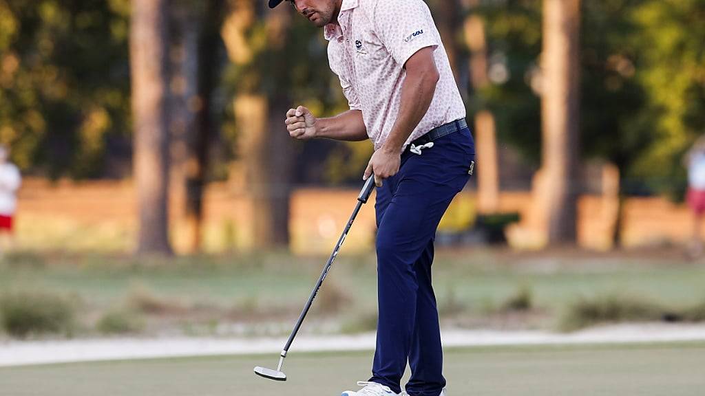 Bryson DeChambeau übernahm in der dritten Runde des US Open die Führung. Der Amerikaner strebt in Pinehurst seinen zweiten Sieg nach 2020 an