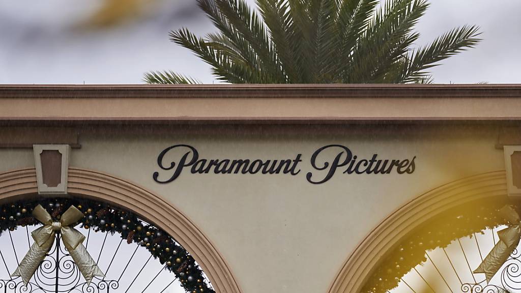 Von Paramount kamen fesselnde Blockbuster wie «Der Pate» - jetzt sorgt der Hollywood-Konzern mit einem Verkaufs-Krimi selbst für Drama. Am Montag wurde der langjährige Chef Bob Bakish inmitten von Verkaufsverhandlungen durch ein Manager-Trio ersetzt. (Archivbild)