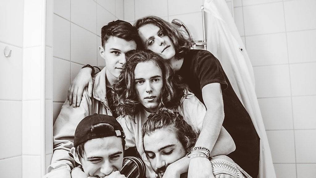 Kleine Festivals bieten vielleicht keine grosse Namen, dafür viel Neues zum Entdecken. Acts wie etwa die Badener Band Dennis Kiss & The Sleepers (Bild), zu sehen am diesjährigen Openair Wettingen. (Pressebild)