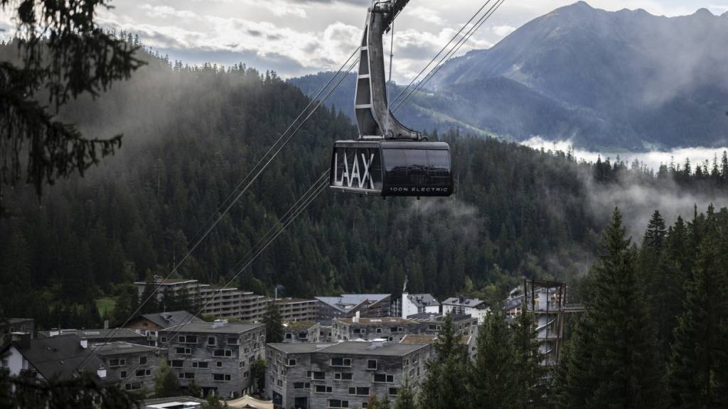 Die Vermögensübertragung der Weissen Arena Bergbahnen ist abgeschlossen. Um ausländische Investoren zu verhindern, zahlten die Gemeinden Flims, Laax und Falera gemeinsam 50 Millionen Franken für ihre Tourismusinfrastruktur. (Archiv)