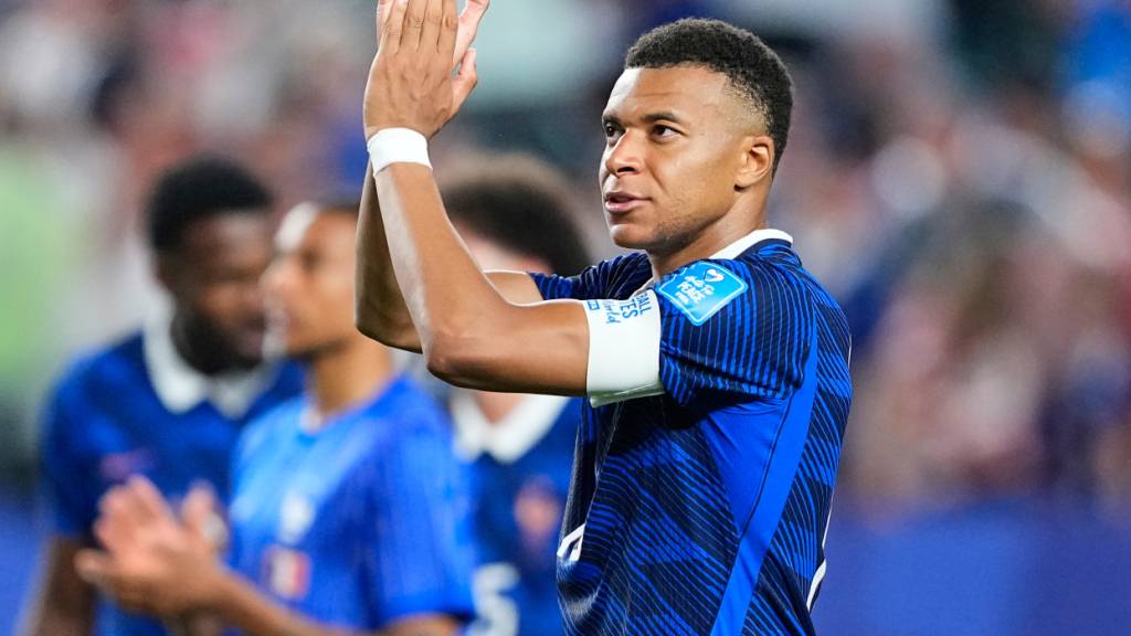 Kylian Mbappé steht nach seinen zwei Toren gegen den Irak nun bei 16-WM-Treffern
