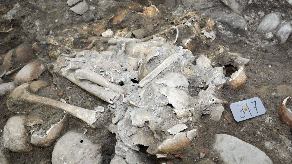 Die Überresten von rund 300 Toten sind in Luzern bei archäologischen Grabungen geborgen worden und finden nun ihre letzte Ruhe.