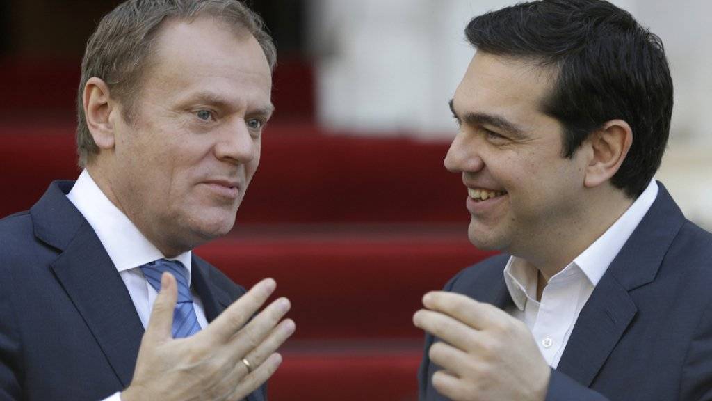 Sprechen in Athen über die Flüchtlingskrise: der griechische Ministerpräsident Alexis Tsipras (r.) und EU-Ratspräsident Donald Tusk
