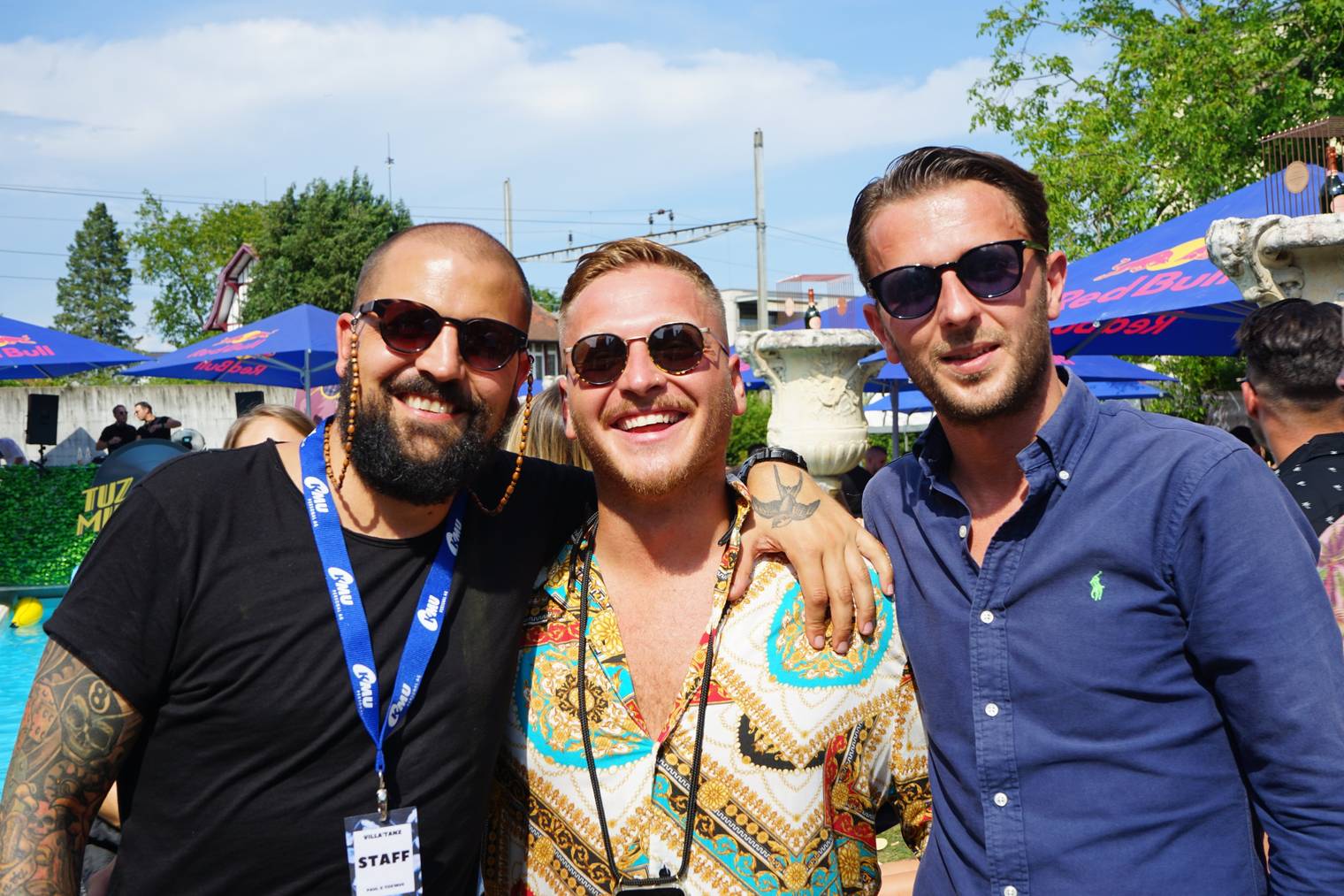 Roman Buff (l.), Vatos Cakolli (m.) und Kreshnik Nesimi (r.) sind die Organisatoren des Day Rave. (Bild: FM1Today/Nina Müller)