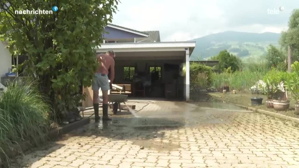 Aufräumen nach dem Hochwasser