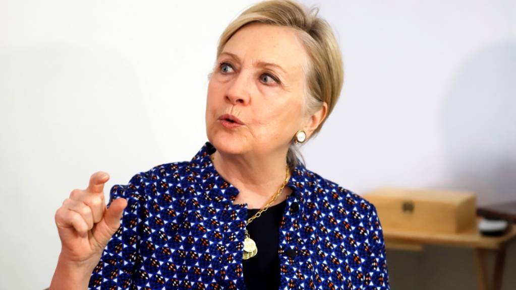 Die ehemalige amerikanische Aussenministerin Hillary Clinton wird am Montag an der Berlinale erwartet. Sie soll die vierteilige Dokuserie «Hillary» der Filmemacherin Nanette Burstein vorstellen.