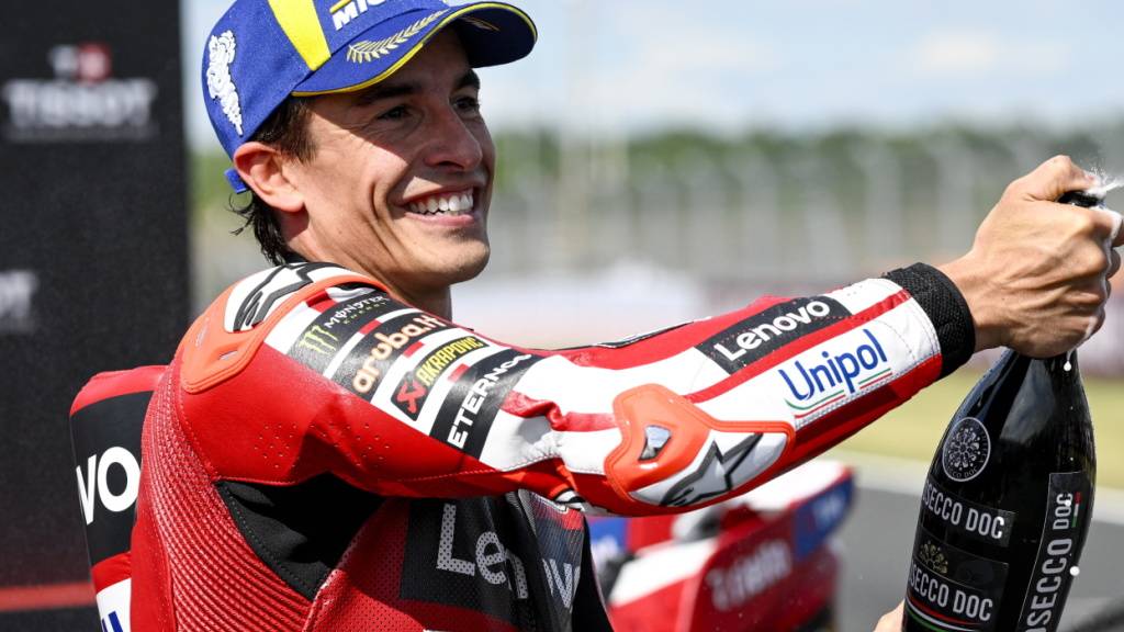 Marc Marquez lässt erstmals seit vergangenen September den Korken wieder als Sieger knallen