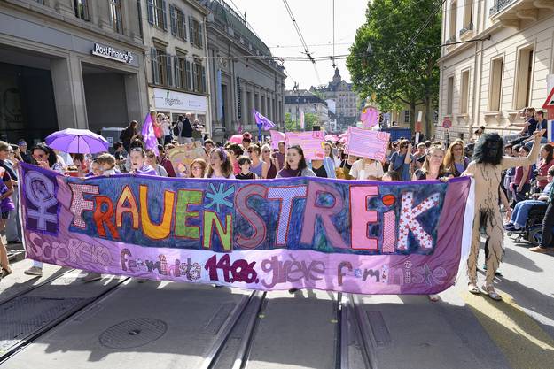 Frauenstreik und Art Basel mit Konsequenzen: Verkehr am ...