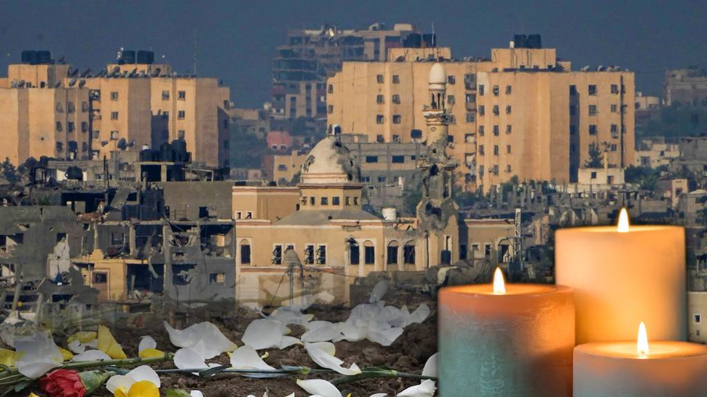 Stadt in Israel mit Kerzen im Vordergrund