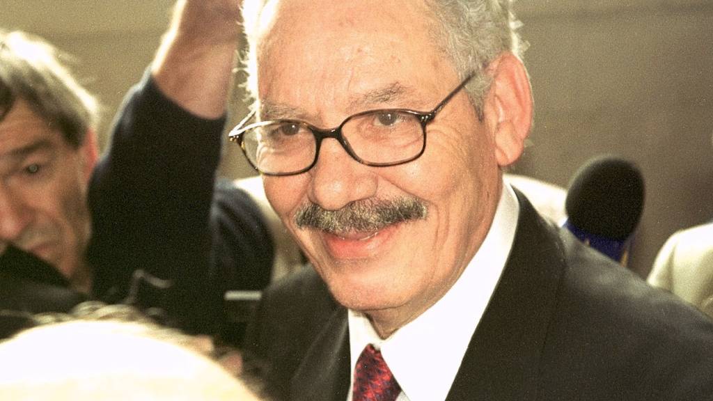 Soll ein Kriegsverbrecher sein: Khaled Nezzar, früherer algerischer Verteidigungsminister und General. Die algerische Regierung wirft der Schweizer Justiz nun Arroganz vor. (Archivbild vom Juli 2002)
