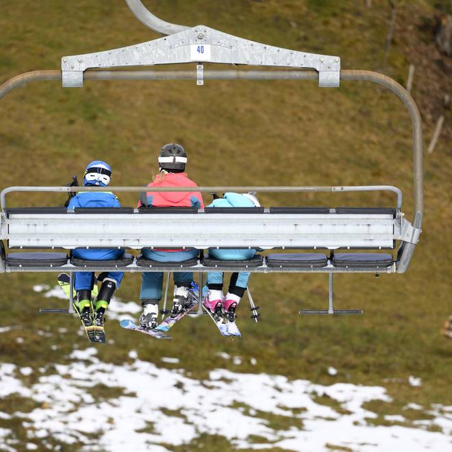 Wetter und Kalender lassen viele Schweizer Skigebiete im Regen stehen