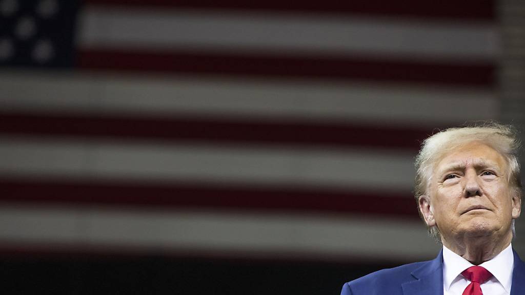 Der frühere US-Präsident Donald Trump will Medienberichten zufolge auch der zweiten Fernsehdebatte der Republikaner zur US-Präsidentschaftswahl 2024 fernbleiben. Foto: Toby Brusseau/AP/dpa