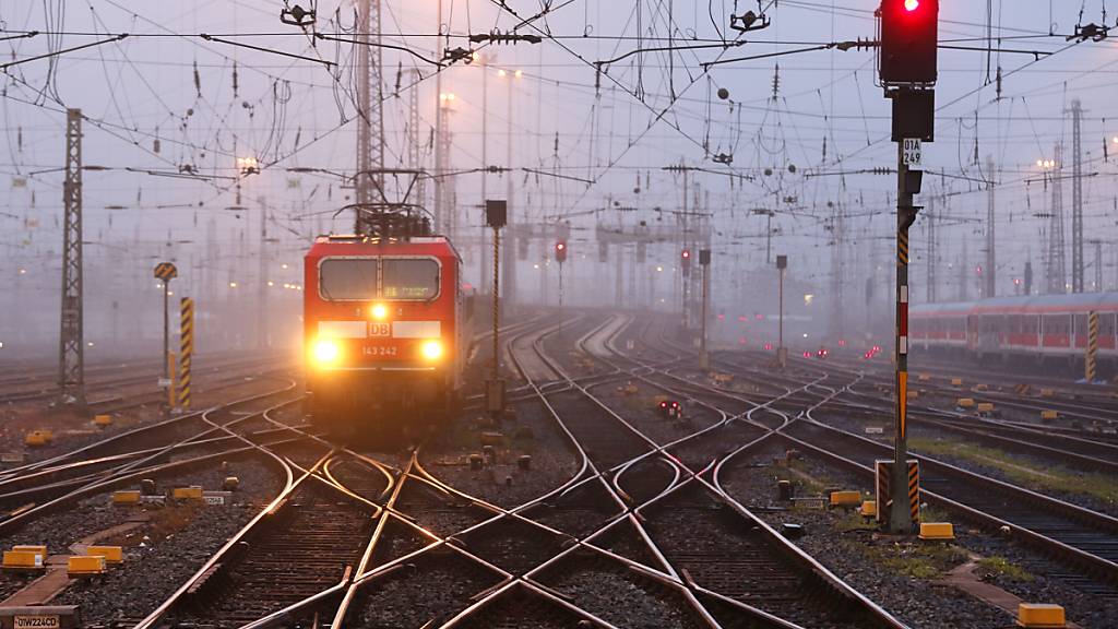 Bei der Deutschen Bahn soll es vorerst keine Streiks mehr geben. (Archivbild)