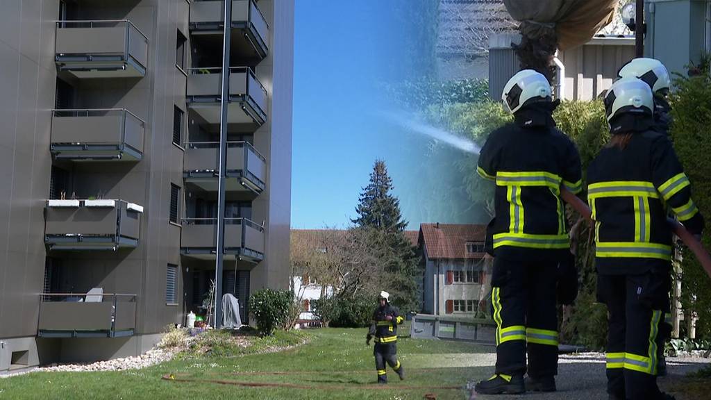 Brand in Mehrfamilienhaus – Feuerwehr muss in Wohnung einbrechen