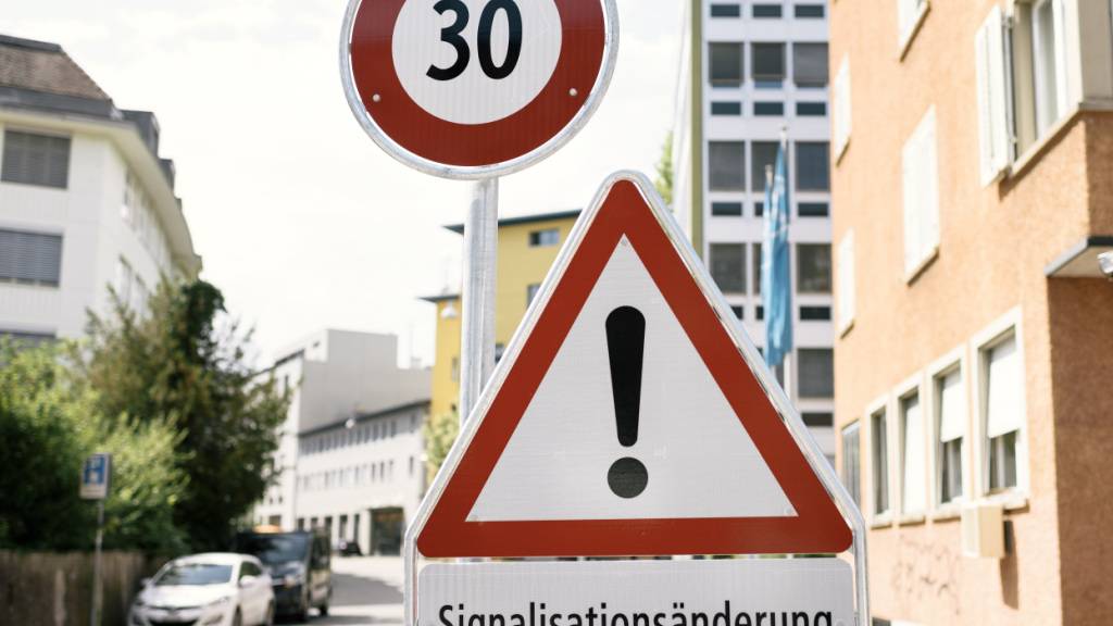 Nach der Sanierung soll die Höchstgeschwindigkeit auf der Gerliswilstrasse zwischen Central und Sonnenplatz von 50 auf 30 km/h reduziert werden. (Symbolbild)