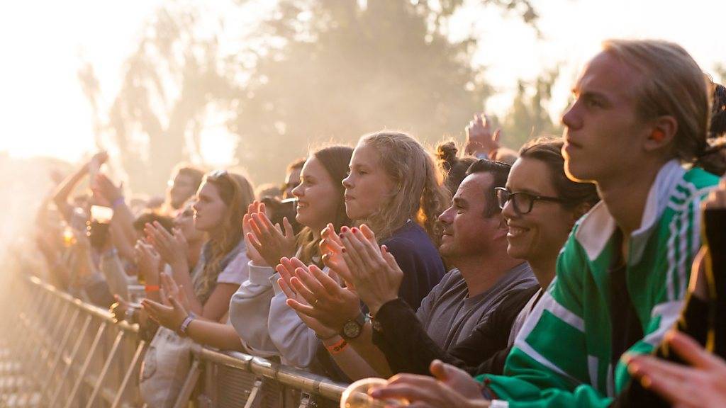 Fans von Musikfestivals müssen sich in Norwegen weiter gedulden: Die Regierung verbietet Grossveranstaltungen bis mindestens Anfang September. (Symbolbild)