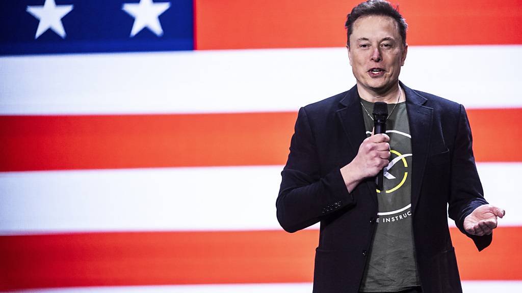 Elon Musk spricht in der Life Center Church in Harrisburg. Foto: Sean Simmers/The Patriot-News/AP/dpa - ACHTUNG: Nur zur redaktionellen Verwendung und nur mit vollständiger Nennung des vorstehenden Credits