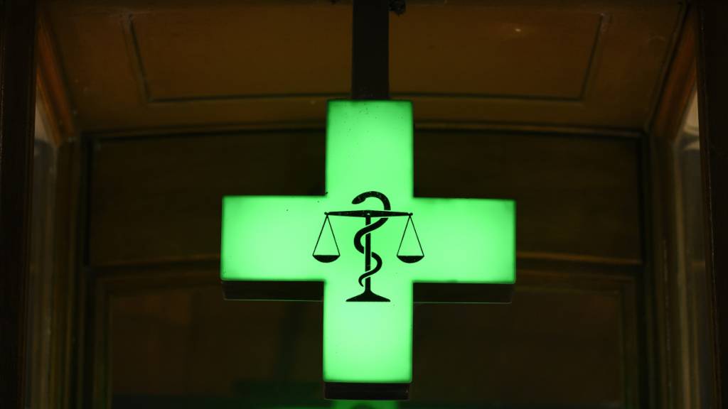 Einschlägige Apotheken wurden vom Schweizer Heilmittelinstitut mit einer Busse belegt, weil die Informationen für ihre Kundschaft im Internet gegen geltende Werbebestimmungen verstossen haben. (Archivbild)