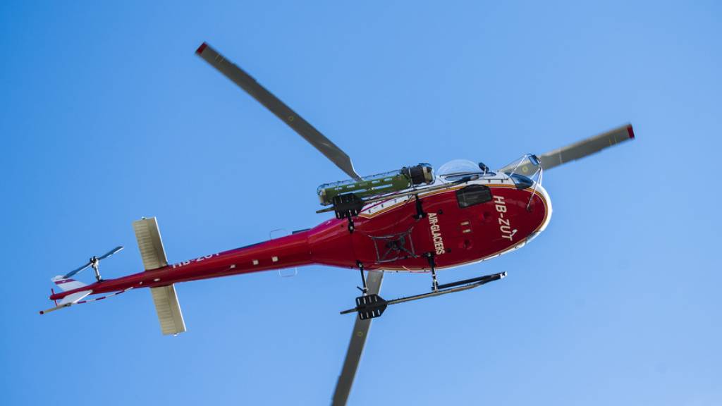 Bei den Rettungsarbeiten wurde auch ein Helikopter der Air-Glaciers eingesetzt. (Symbolbild)