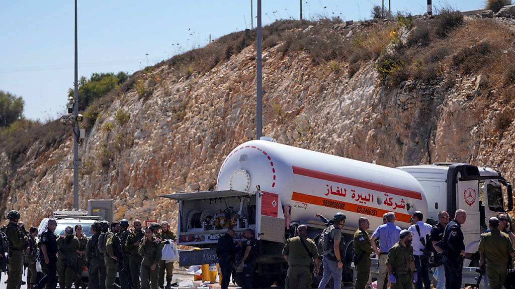 Bei einem palästinensischen Anschlag hat ein Israeli lebensgefährliche Verletzungen erlitten. Foto: Ohad Zwigenberg/AP/dpa