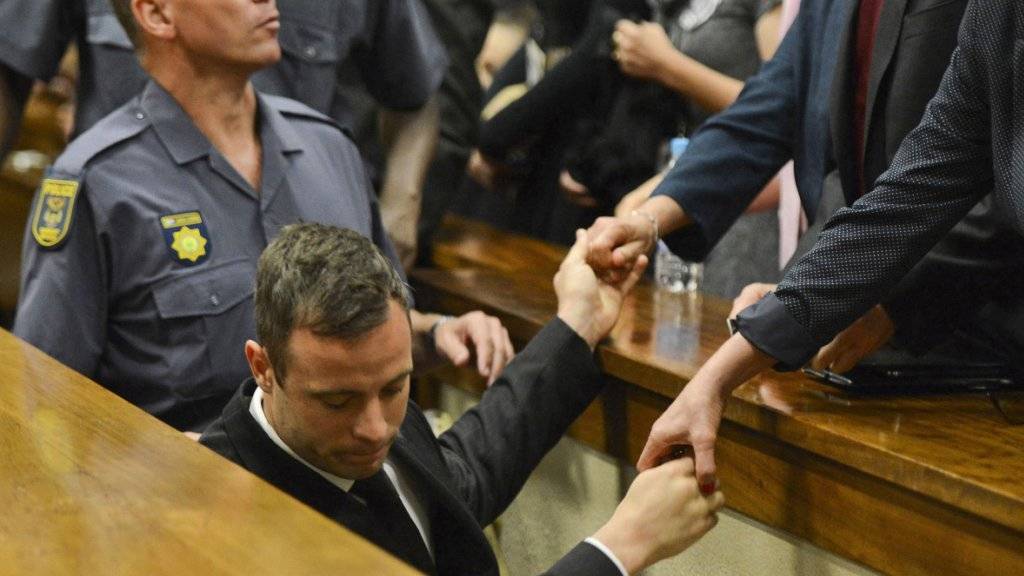 Pistorius wird nach dem Urteil in die Zelle des Gerichts abegeführt. (Archiv)