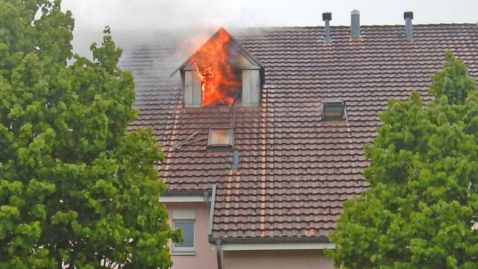Brand in Dachwohnung