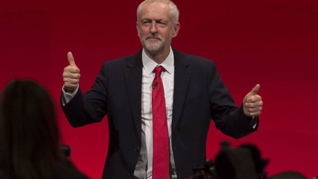 Labour-Chef Jeremy Corbyn nach seiner Rede zum Abschluss des Parteitages. Er rechnet mit Neuwahlen schon im kommenden Jahr.