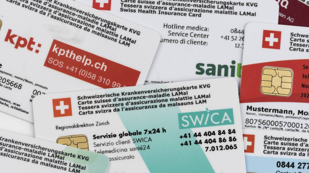 Um die Einhaltung der Lohnobergrenze zu überprüfen, sollen die Löhne der Krankenkassen-Kadermitglieder veröffentlicht werden. (Archivbild)