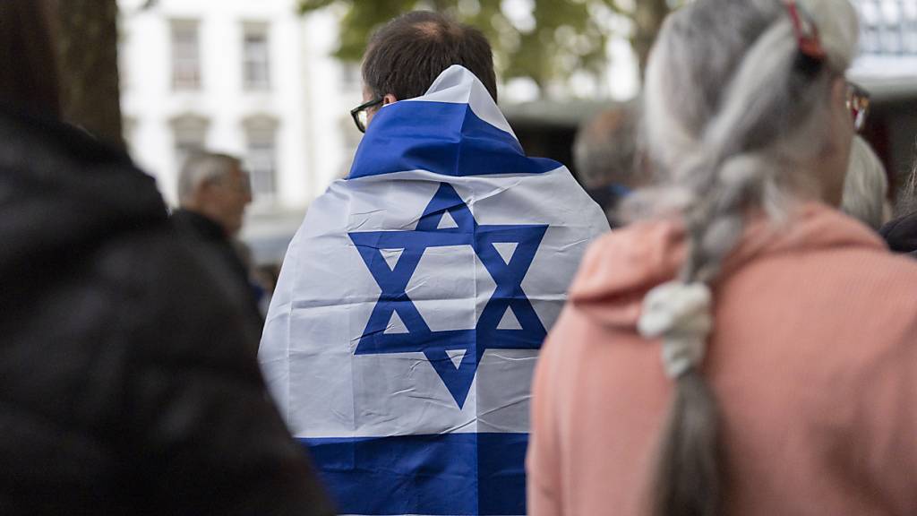 Ein Jahr nach dem Angriff der Hamas auf Israel fand am Montagabend in Zürich eine Gedenkveranstaltung statt.