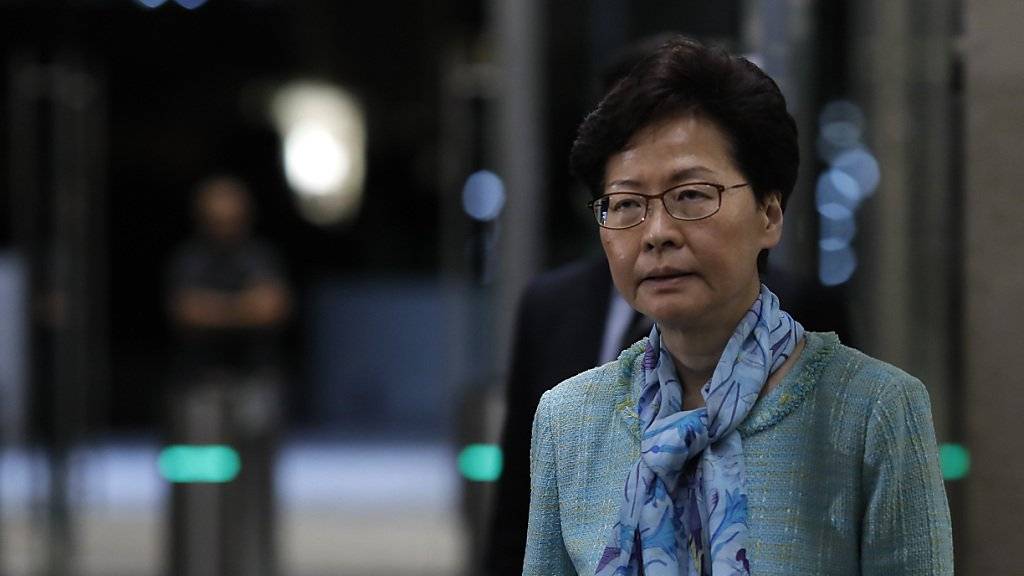 Steht seit Wochen wegen eines geplanten Auslieferungsgesetzes mit China in der Kritik: Hongkongs Regierungschefin Carrie Lam.