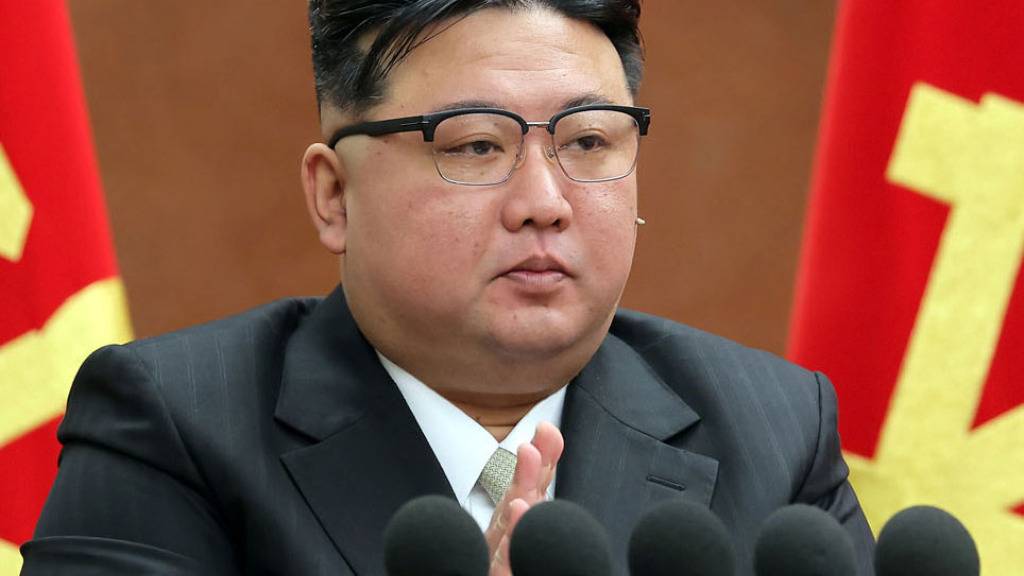 HANDOUT - Der Machthaber Nordkoreas: Kim Jong Un. Foto: kcna/dpa - ACHTUNG: Nur zur redaktionellen Verwendung und nur mit vollständiger Nennung des vorstehenden Credits