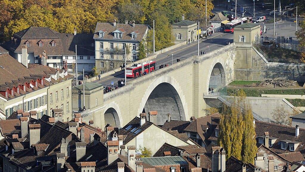 Soll saniert werden: Die Nydeggbrücke in Bern. (Archivbild von 2011)