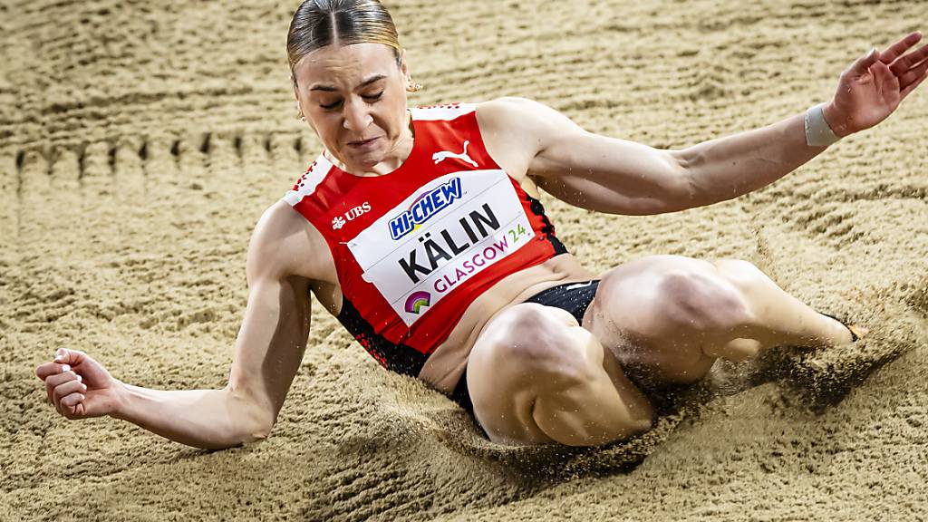 Annik Kälin fliegt um drei Zentimeter an der Medaille vorbei